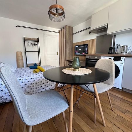Charmant Appartement Au Coeur De Bourges Bagian luar foto
