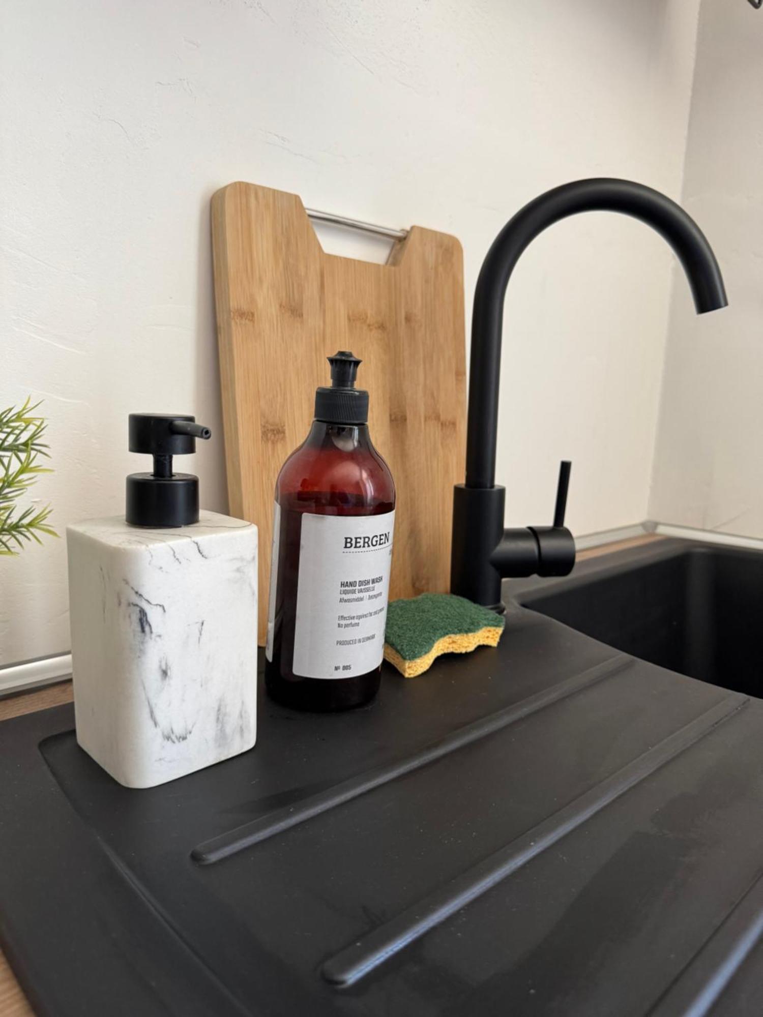 Charmant Appartement Au Coeur De Bourges Bagian luar foto